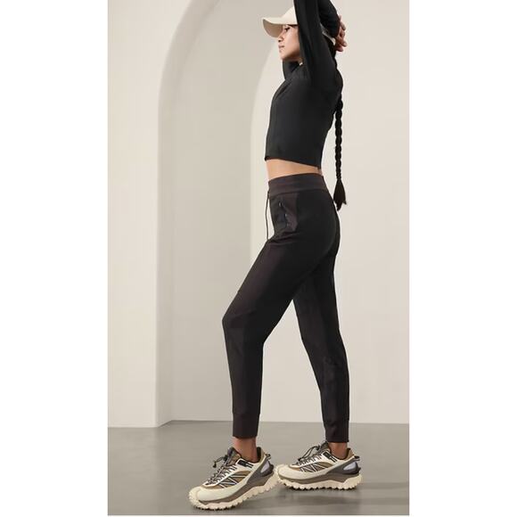 Athleta Headlands Hybrid Trek Jogger - Black - Size 2/T 2 Tall - Style # 486183 - Picture 4 of 10